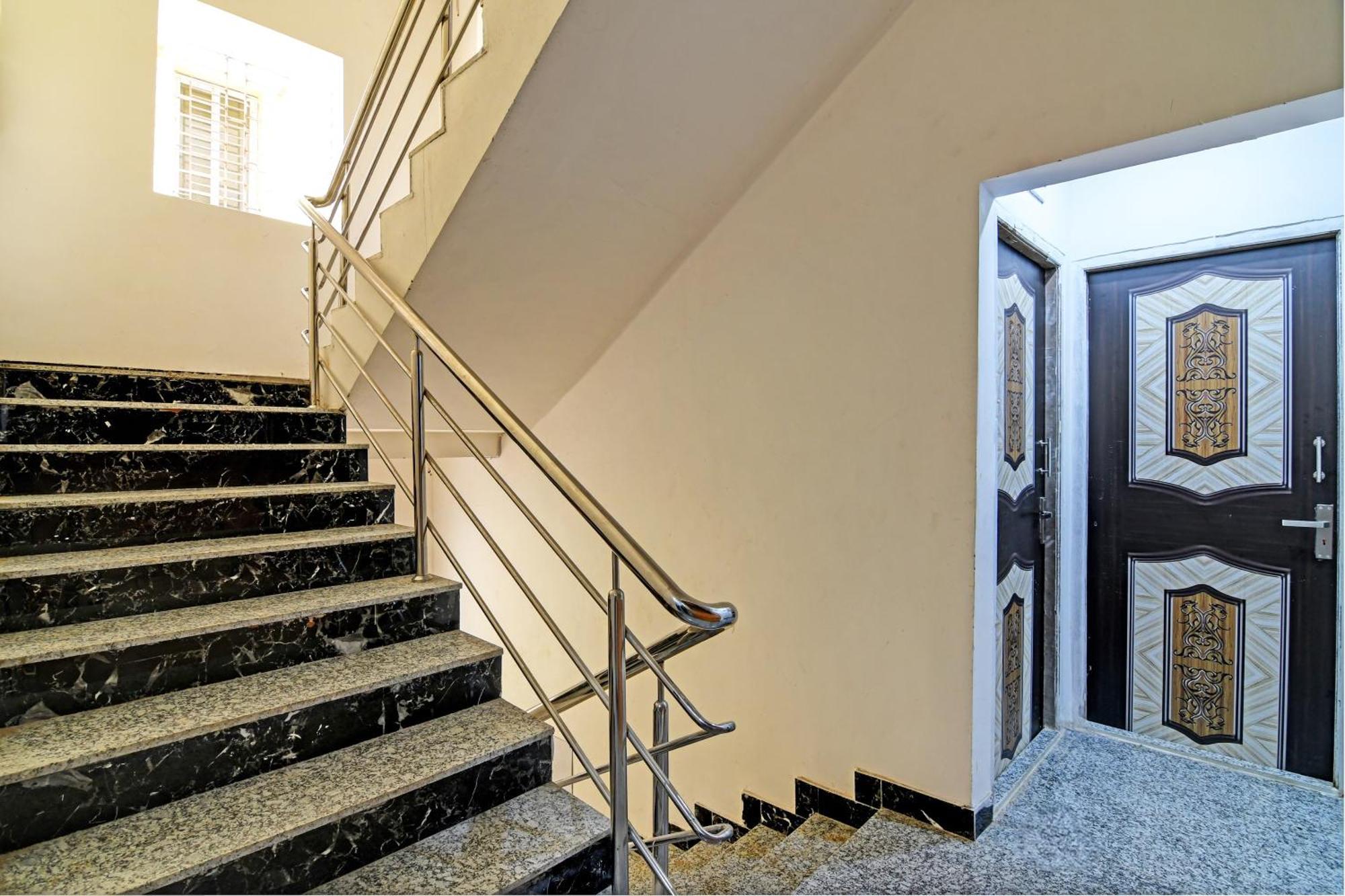 Hotel O Top 22 Kalküta Dış mekan fotoğraf